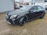 Mercedes-Benz GLA 180 scheckheftg. Automatik  - Mercedes-Benz GLA 180 aus 2018