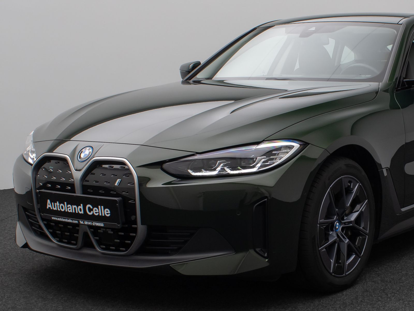 Fahrzeugabbildung BMW i4 eD40 Gran Coupè Kamera DAB HUD Alarm Komfort