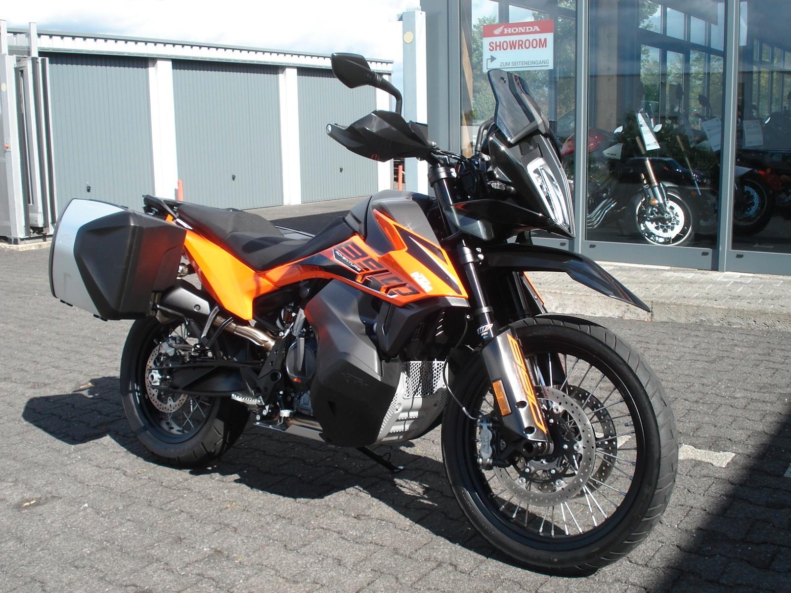 KTM 890 Adventure