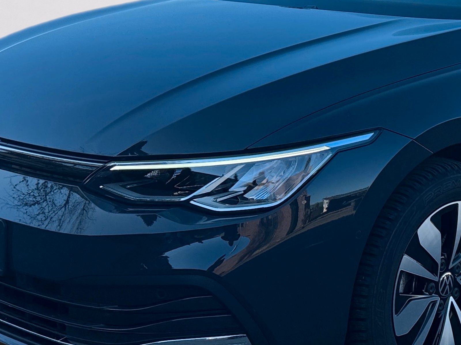 Fahrzeugabbildung Volkswagen Golf VIII Lim. Move 1.5 eTSI