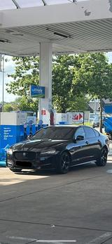 Jaguar XF 25d AWD 240PS R-Sport Automatik R-Sport - Jaguar XF mit Anhängerkupplung