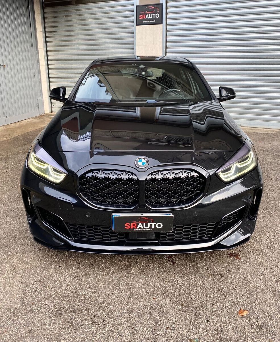 BMW M 135i xDrive auto 306cv imagem 3