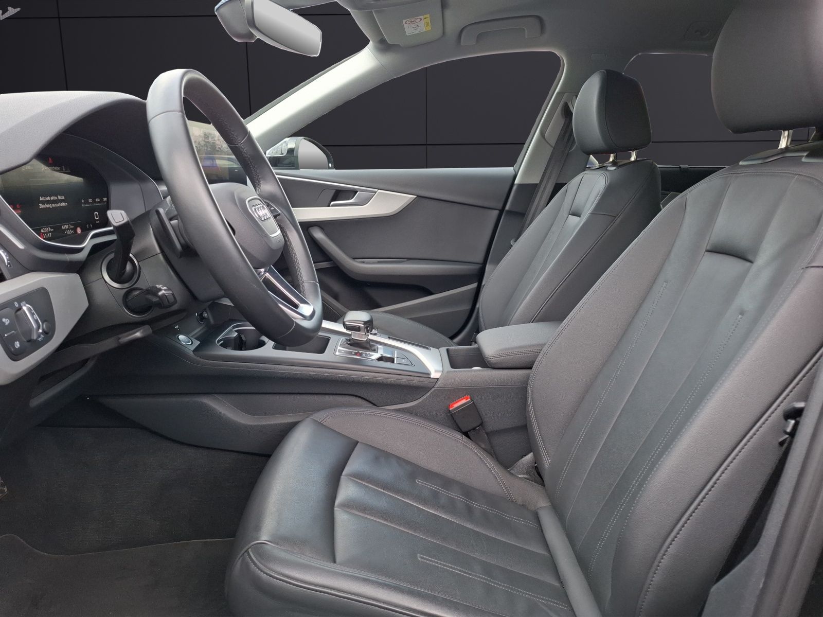 Fahrzeugabbildung Audi A4 Avant 40 TDI advanced S-tronic Navi AVC ACC P