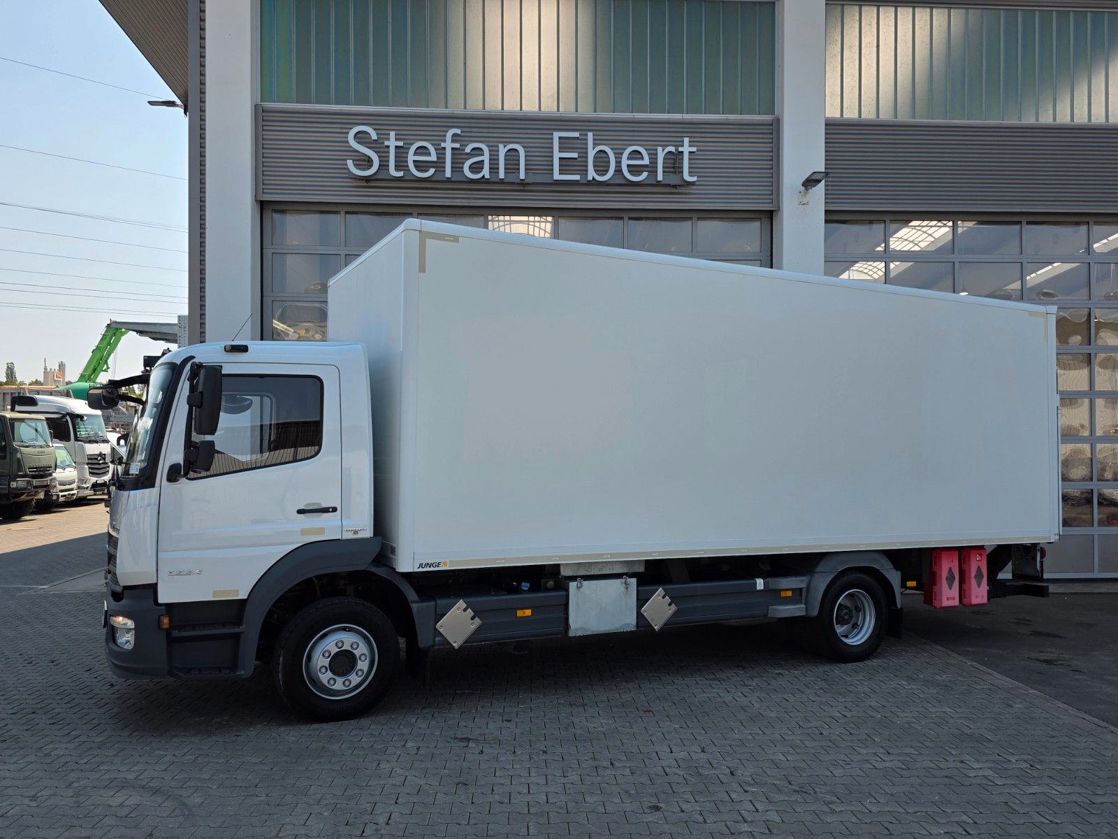 Fahrzeugabbildung Mercedes-Benz Atego 1224 LBW Bär 1.500kg Klima 3 Sitze