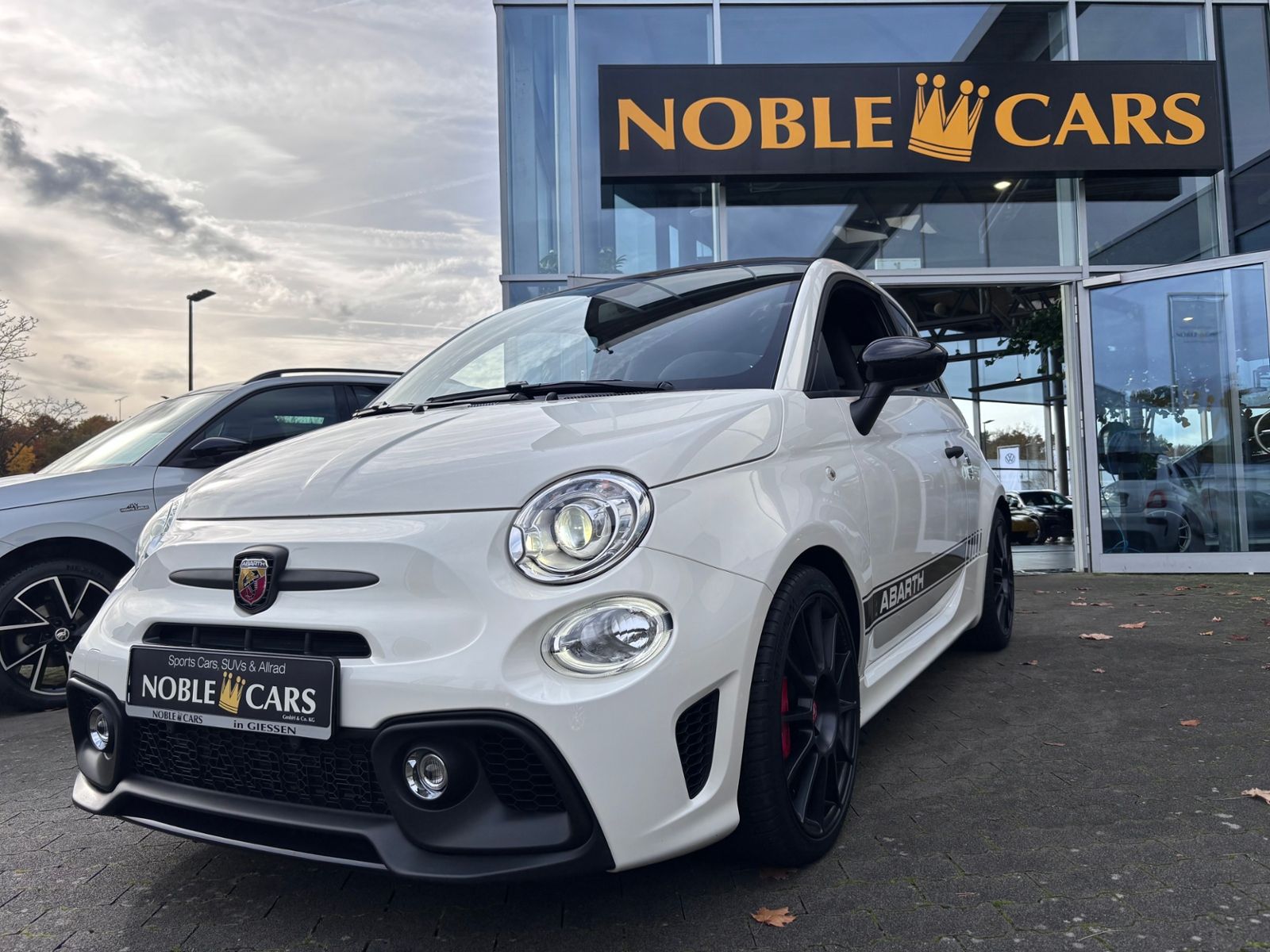 Fahrzeugabbildung Abarth 595 C esseesse BEATS XENON NAVI ALU