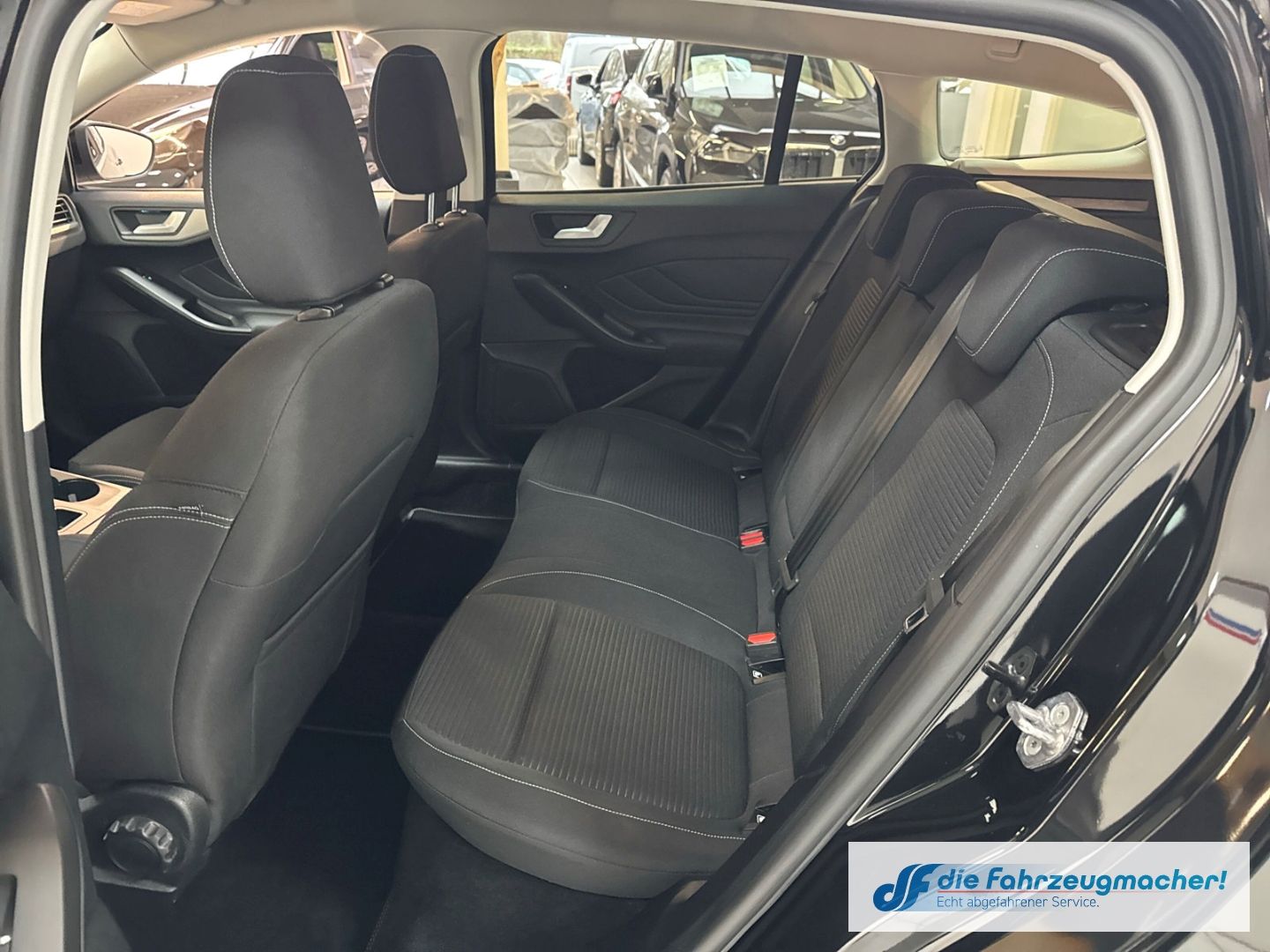 Fahrzeugabbildung Ford Focus Turnier Titanium X Navi Digitales Cockpit