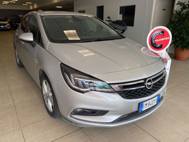 Opel Astra Berlina 1.6 136CV 5P NEOPATENTATI Gar