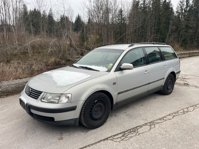 Volkswagen Passat, 1.8, KLIMATRONIC, TÜV 08/2025, 1TER HAND