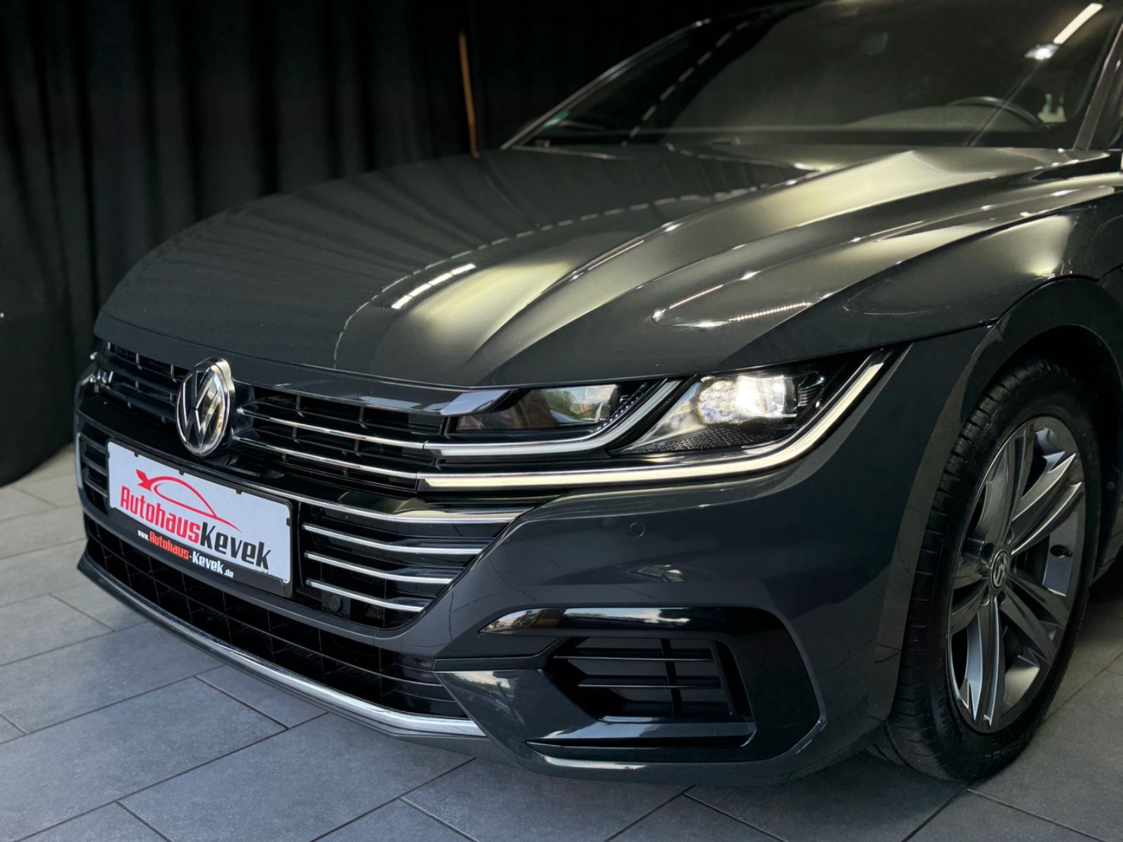 Fahrzeugabbildung Volkswagen Arteon R-Line|DSG|NAVI|ACC|DIGI-TACHO|1.HAND