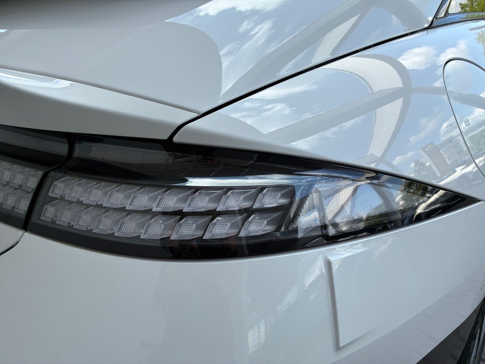 Fahrzeugabbildung Hyundai Ioniq 6 Elektro 77 Uniq 360,HUD,KlimaA,LED,Navi