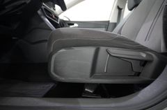 Fahrzeugabbildung Seat Leon ST 2.0D STYLE 7-DSG NAVI/SHZ/KAMERA/PDC/DAB