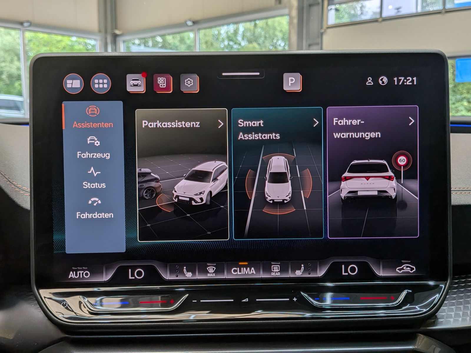 Fahrzeugabbildung CUPRA Leon 1.5 eTSI DINAMICA*MATRIX*ACC*PANO*AHK 5J-Ga