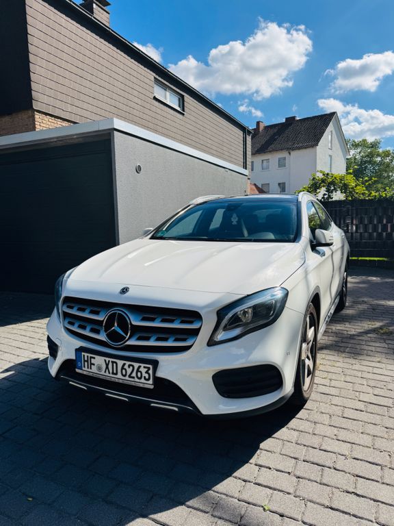 Image of Mercedes-Benz GLA 200
