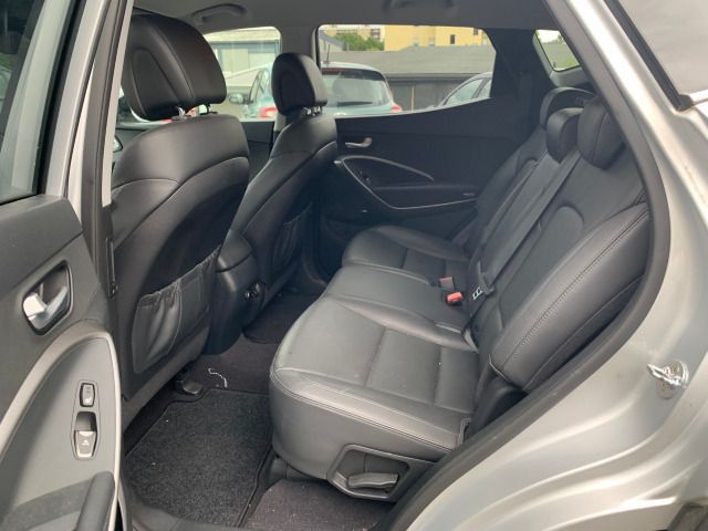 Fahrzeugabbildung Hyundai SANTA FE 2.2 CRDi DPF Style blue 4WD Navi Leder