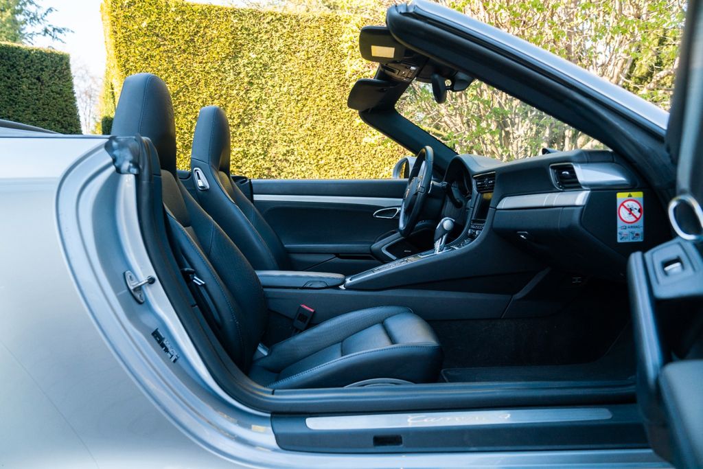 PORSCHE 991 Carrera 4 Cabriolet/ PASM / SPORT AGA / BOSE PORSCHE 991 Carrera 4 Cabriolet/ PASM / SPORT AGA / BOSE