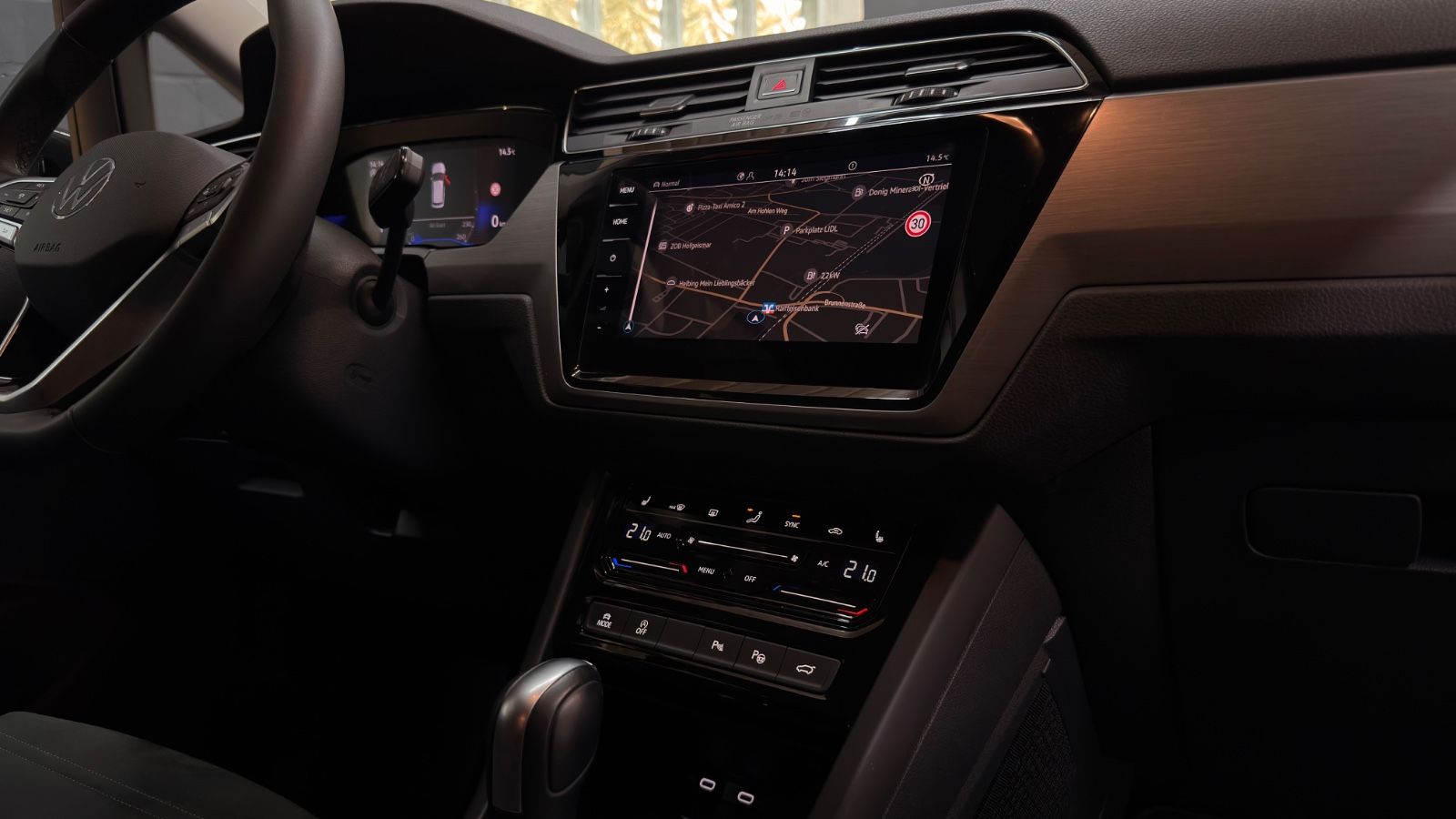 VW Touran Touran Highline AHK|Dynaudio|Massage|7-Si|Kamera Vorschau 21