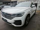 Volkswagen Touareg R-Line 4Motion/LED/PANO/ACC - VW Touareg in Duisburg