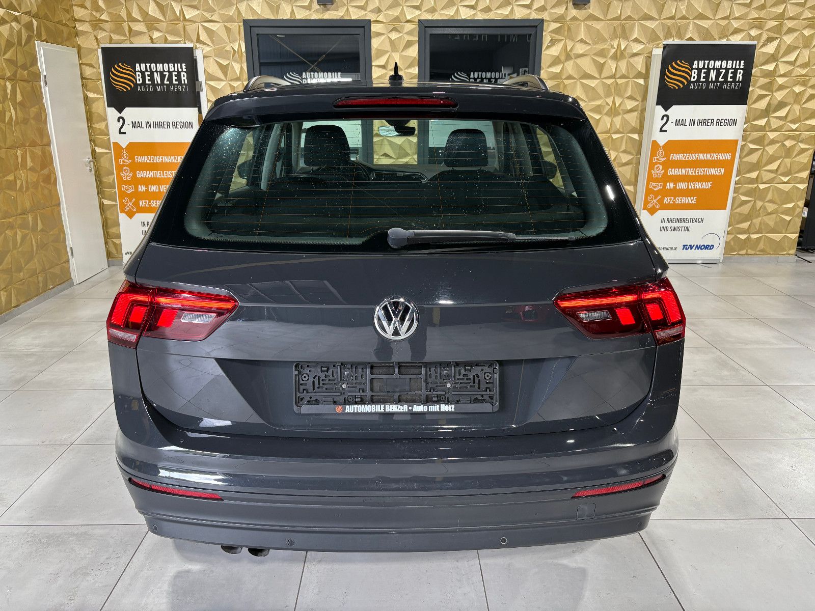 Fahrzeugabbildung Volkswagen Tiguan Trendline BMT/Start-Stopp/8-FACH/PDC/SHZ/