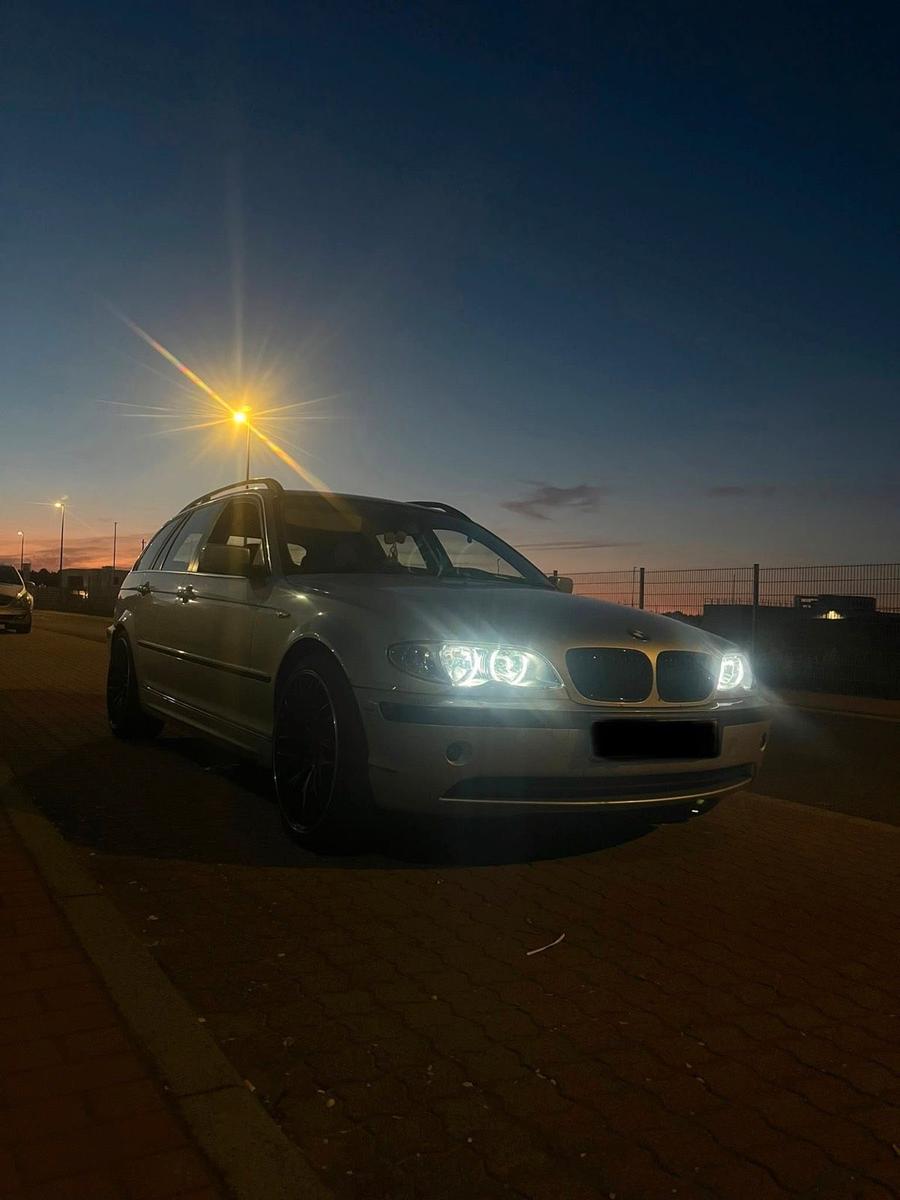 BMW 320 2005 — rear view