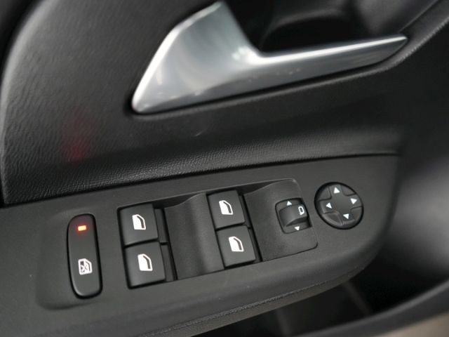 Corsa F FACELIFT EDITION AT+SITZHEIZUNG+LENKRADH