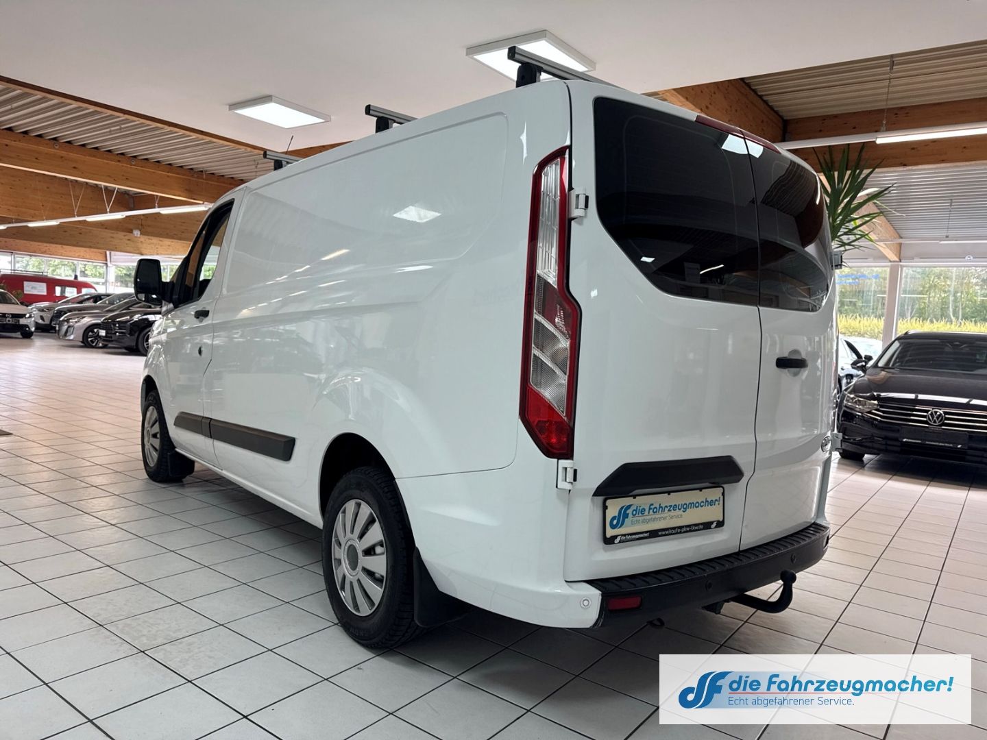 Fahrzeugabbildung Ford Transit Custom Kasten 300 L1 Trend Notbremsass.