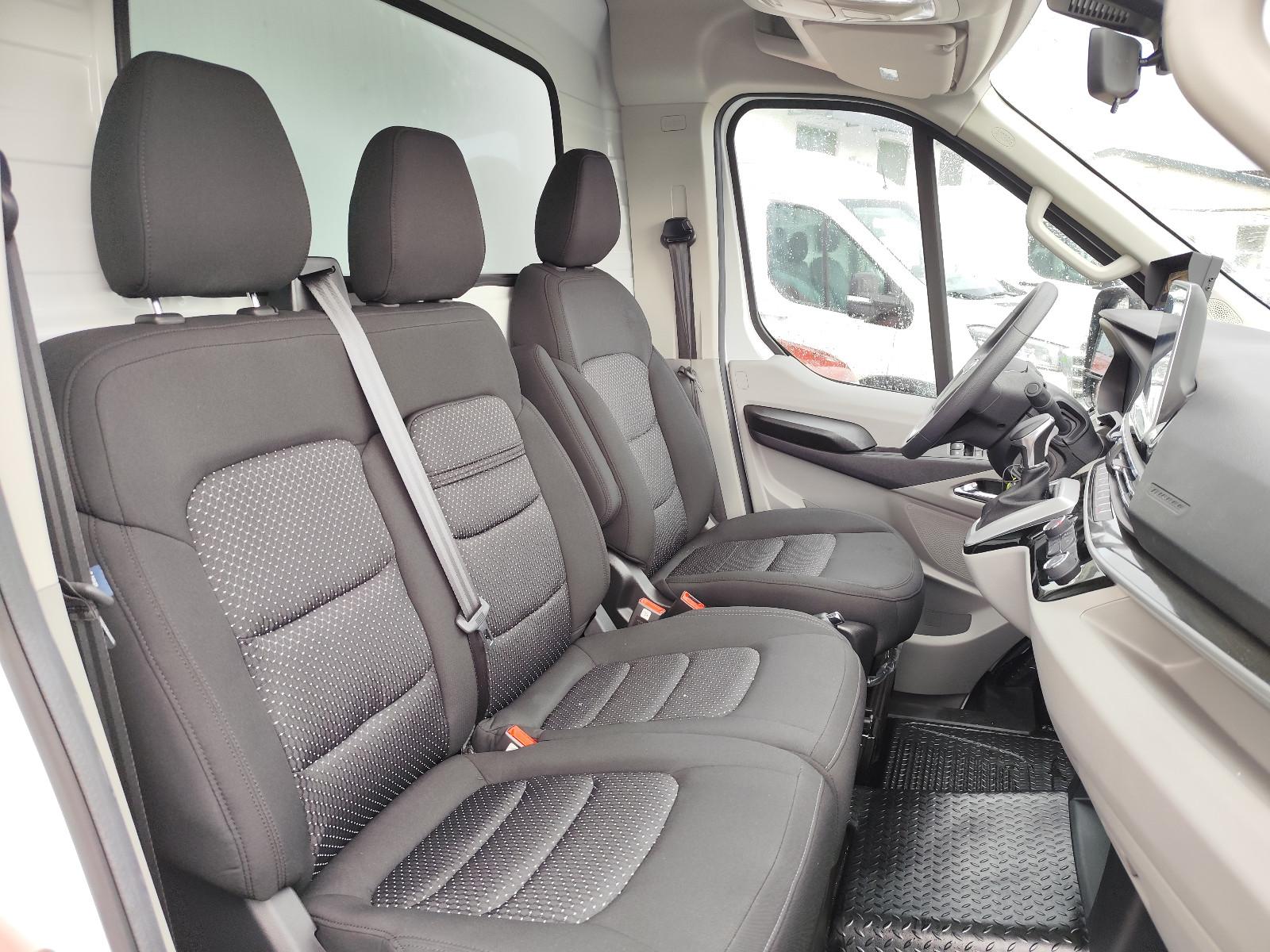Maxus eDeliver 9 KOFFER mit Ladebordwand ! L4