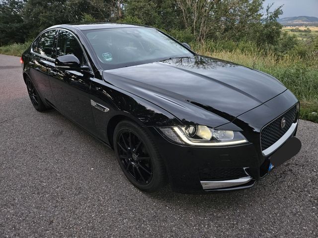 Jaguar XF 20d 180PS, Automatik, AHK, Vollleder, Schwarz