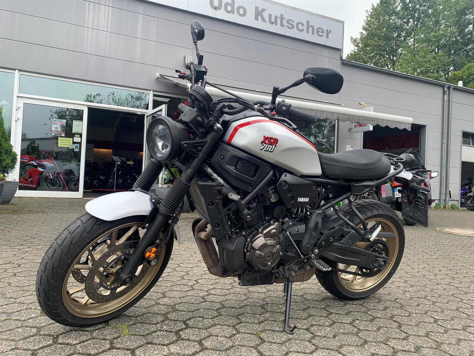 Yamaha XSR700 XTribute *Sitzbank*Zubehör*NEUE Reifen*