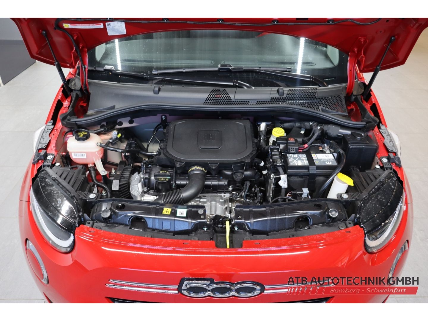 Fahrzeugabbildung Fiat 500C Hybrid 1.0l 48 kW ICON Komfortpaket
