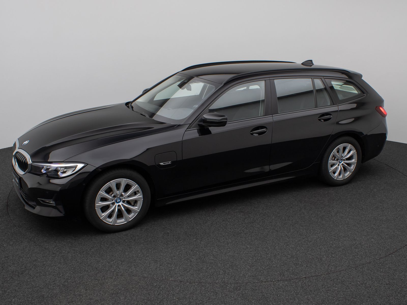 Fahrzeugabbildung BMW 330e Alarm Kamera DAB Stop&Go M Sportleder LED