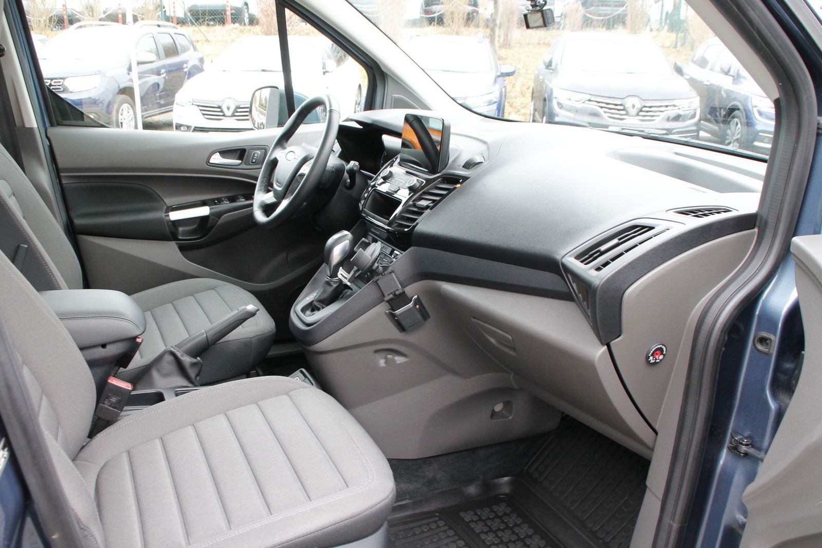 Fahrzeugabbildung Ford Tourneo Connect (CHC) Titanium