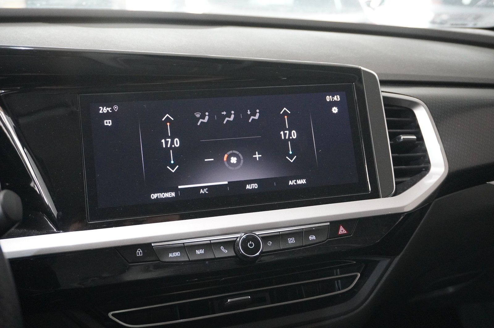Fahrzeugabbildung Opel Grandland (X) 1.6T GSe HYBRID 4X4 NAVI/LED/SPORT