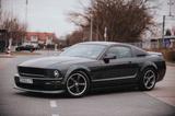 Ford Mustang BULLITT nr 4566 TOP ZUSTAND Frisch Lack - Ford Mustang Bullitt mit Benzin-Antrieb