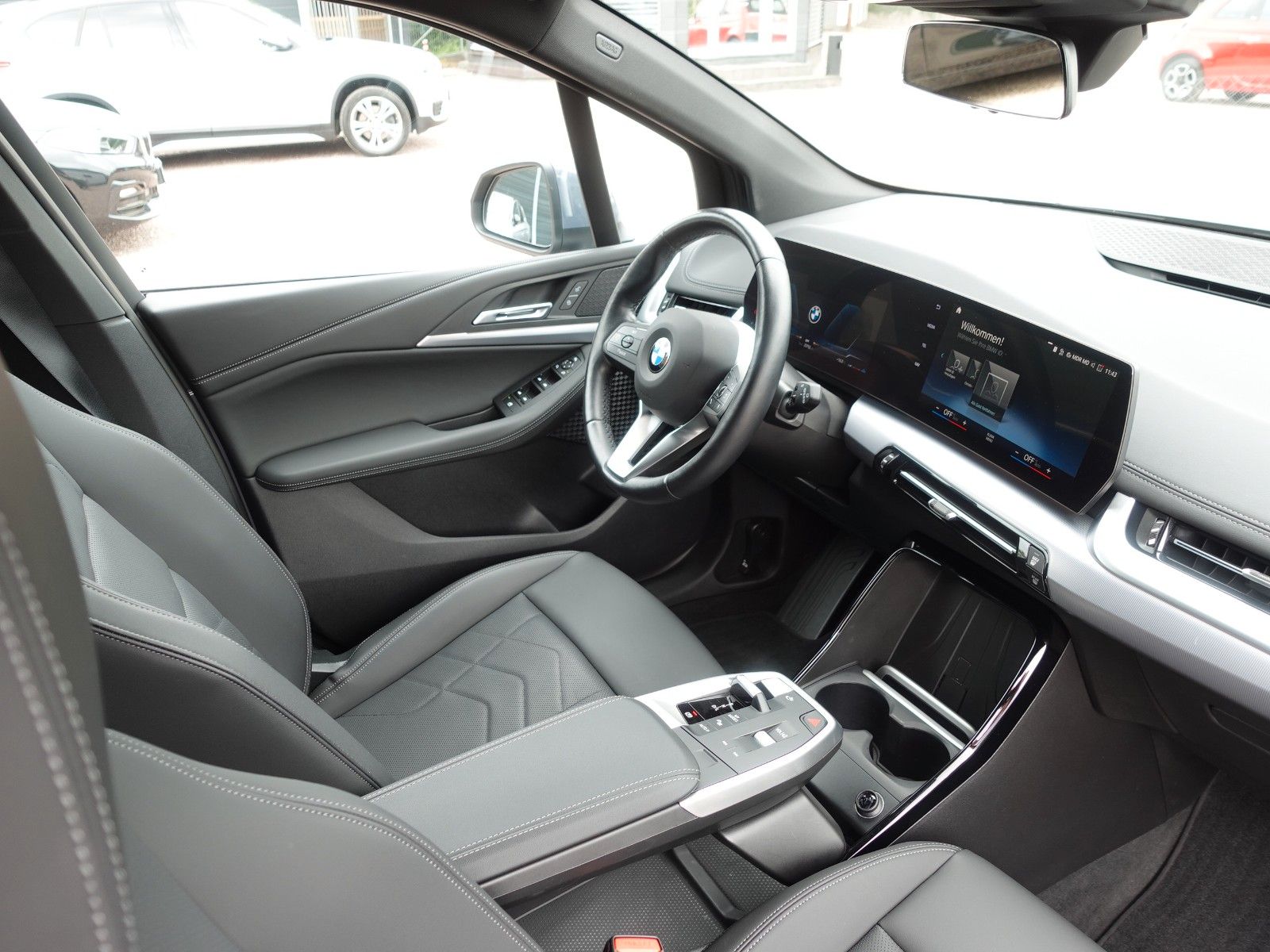 Fahrzeugabbildung BMW 218i Active Tourer Aut. DCT Ad.LED/AHK/el.Heckkl