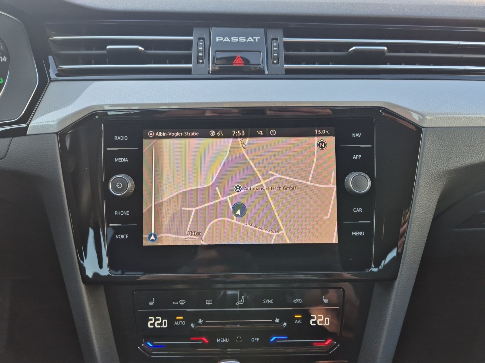Fahrzeugabbildung Volkswagen Passat Variant TDI Business DSG 4M LED AHK Navi