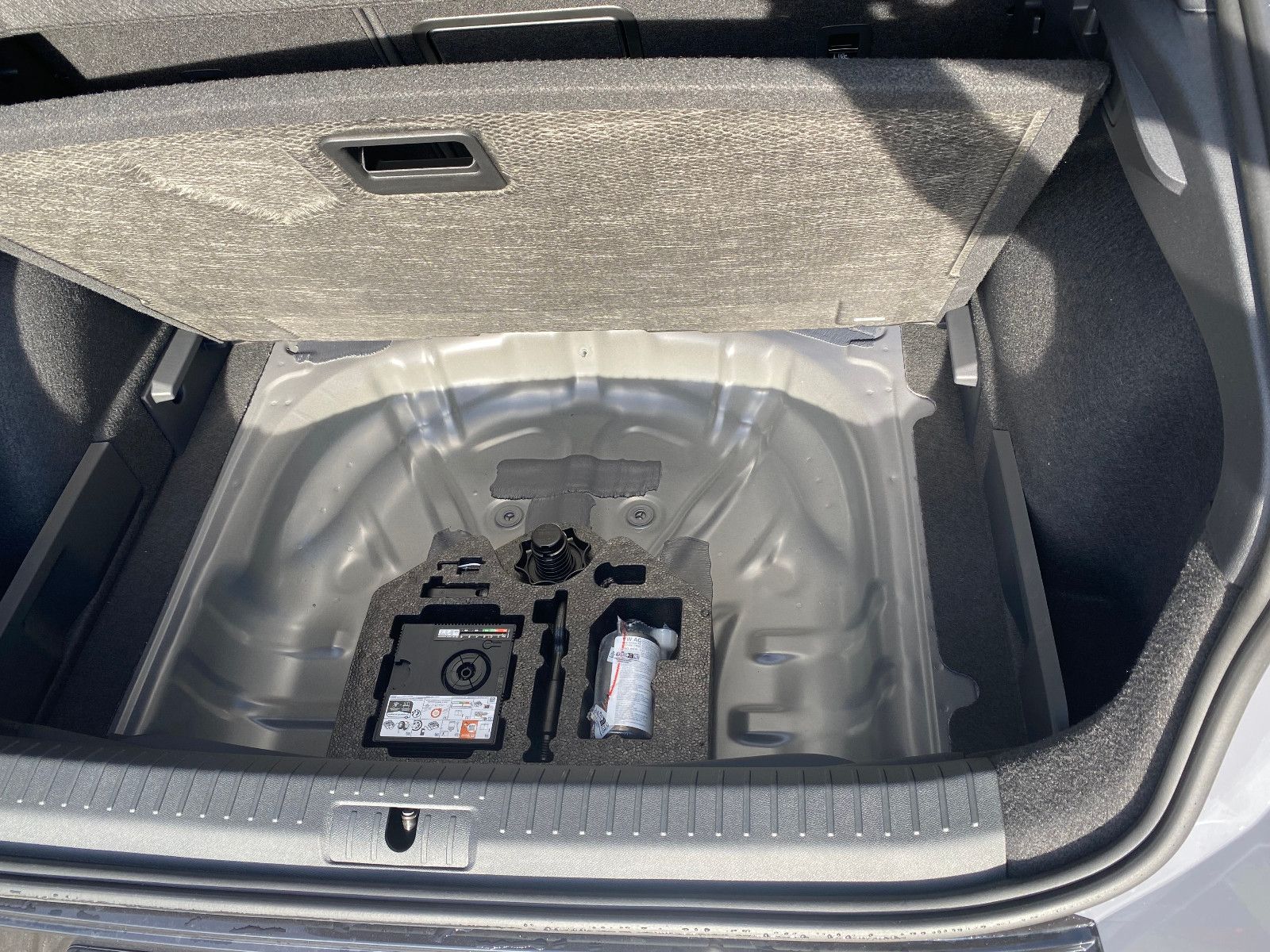 Fahrzeugabbildung CUPRA Formentor 1.5 eTSI  DSG *EDGE*WINTERP.*AHZV-Vb.