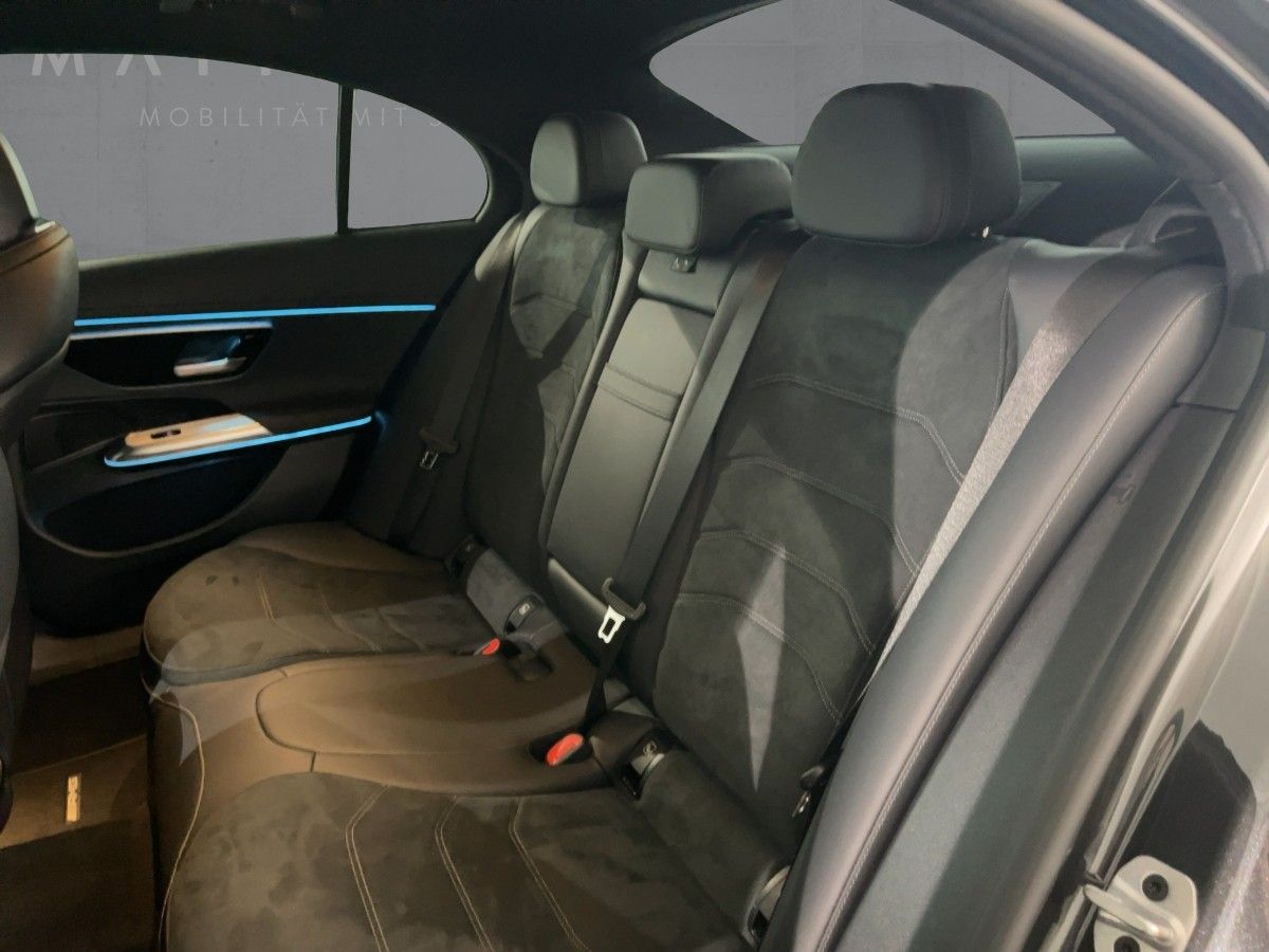 Fahrzeugabbildung Mercedes-Benz E 220 d AMG AMG/LED/Kamera/AHK