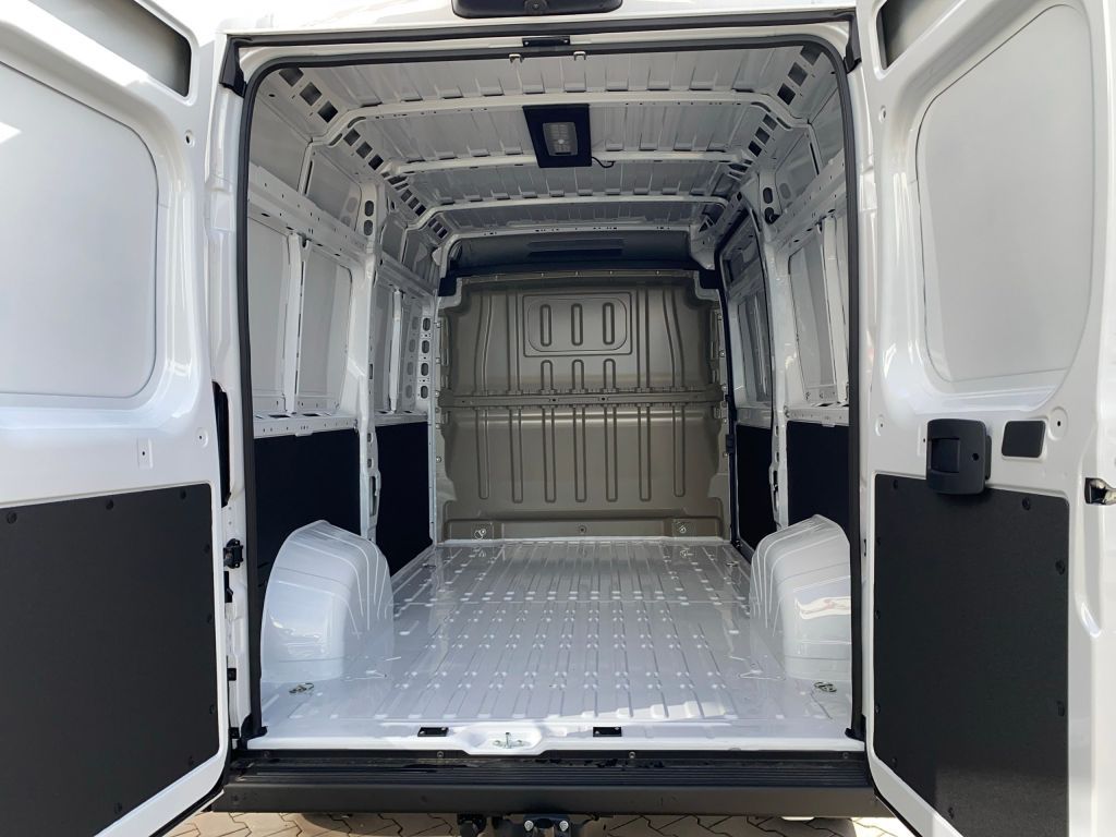 Fahrzeugabbildung Citroën Jumper 2.2 BlueHDi 140 L2H2 *AZV*Navi*Rückfahrk*