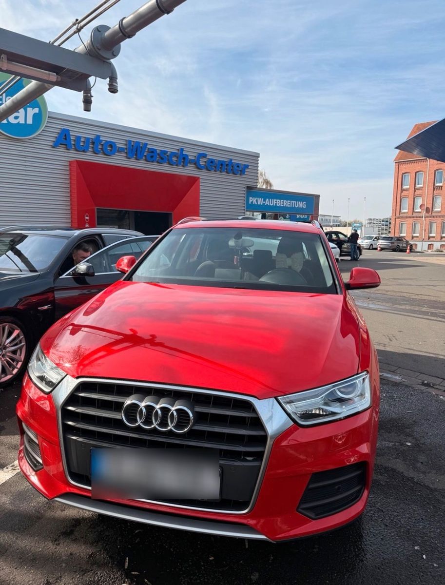 AUDI Q3 2.0 TFSI S tronic quattro -