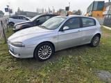Alfa Romeo 147 1.6 16V TS (105) 5 porte Progress - silberne Alfa Romeo 147