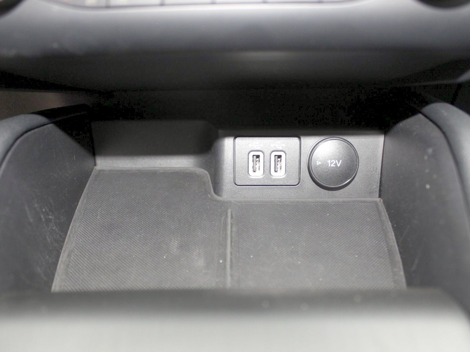 Fahrzeugabbildung Ford Kuga Plug-In Hybrid Titanium X 2,5 Duratec