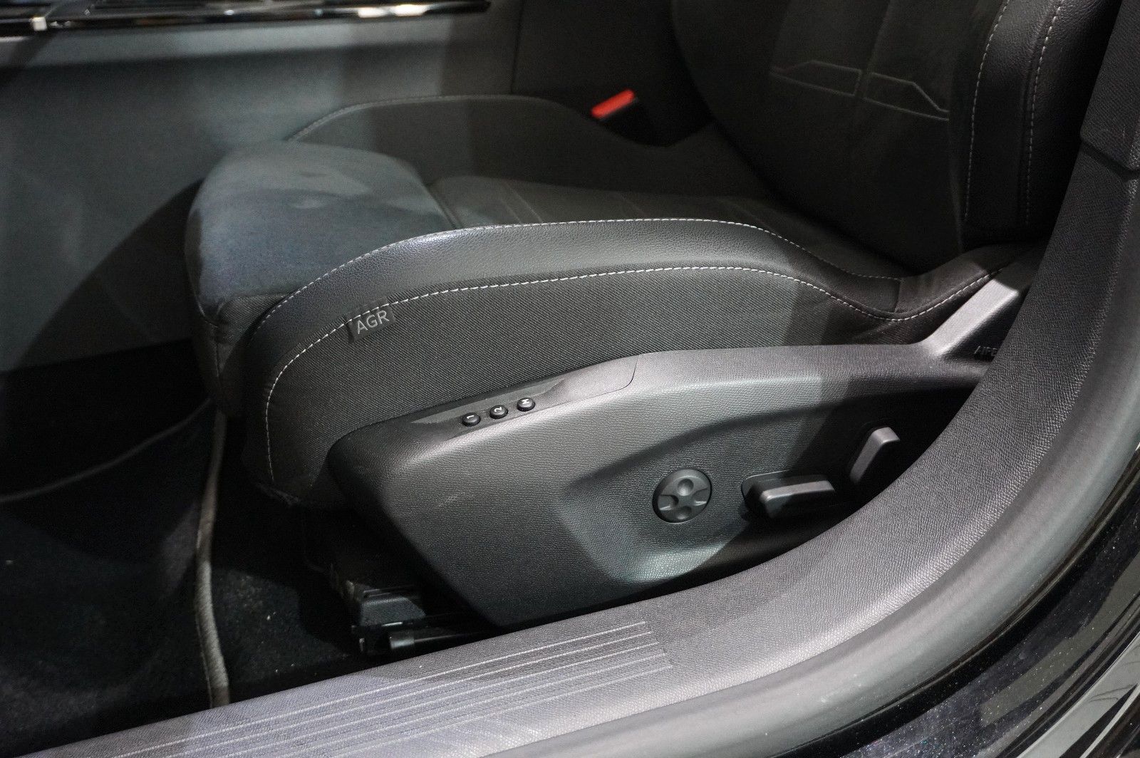 Fahrzeugabbildung Opel Astra L ST 1.2 HYBRID GS NAVI/LED/SPORT/PANO/HUD