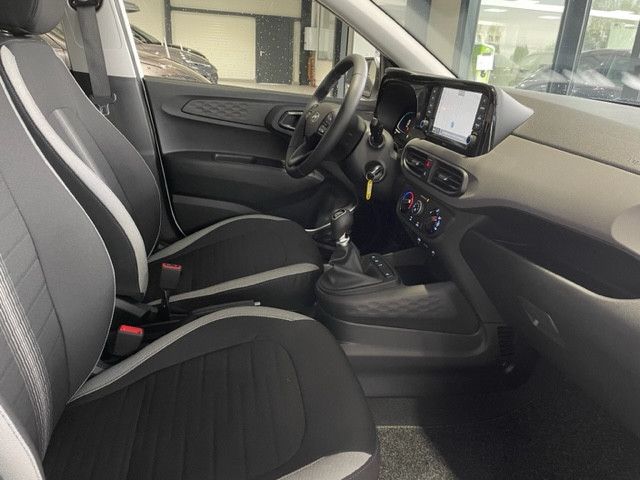 Fahrzeugabbildung Hyundai i10 1.0 Trend Sitz- und Lenkrad HZ. RF Kamera
