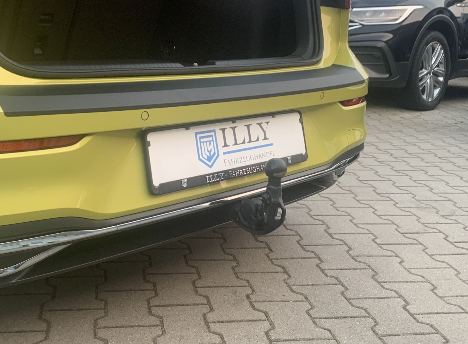 Fahrzeugabbildung Volkswagen Golf 2.0 TDI*Highline*AHK*STHZ*HeadUp*LED-Matrix