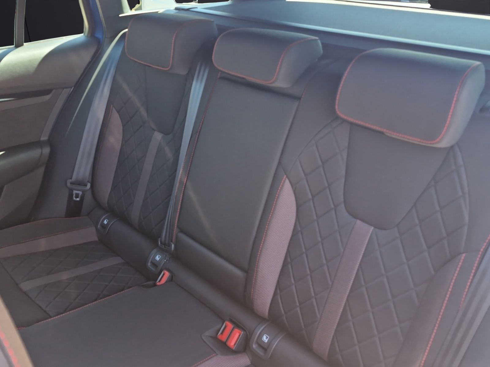 Fahrzeugabbildung SKODA Octavia Combi RS 2.0 TSI DSG Matrix Navi ACC AHK