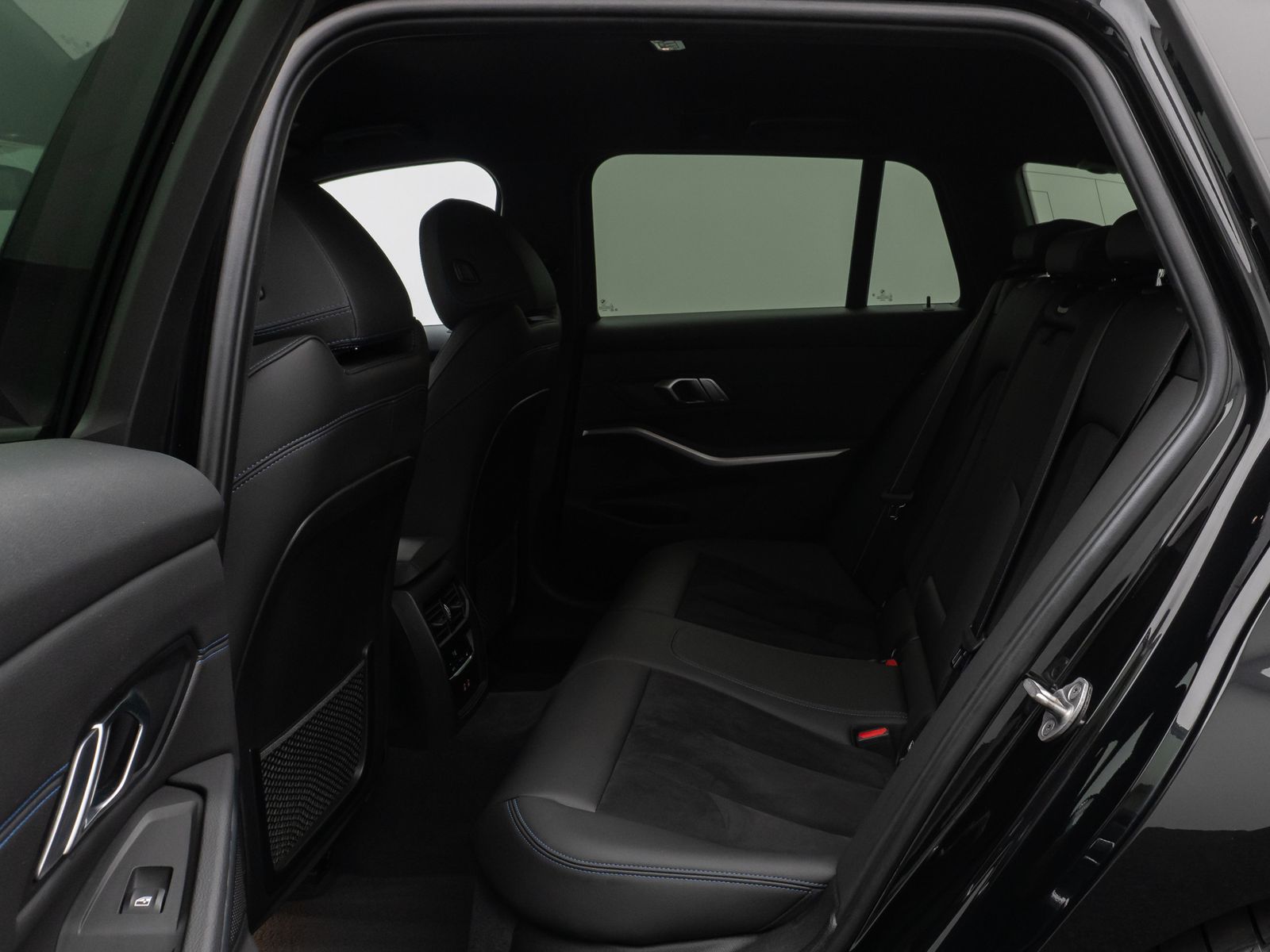 Fahrzeugabbildung BMW 330e M Sport Pro Kamera DAB CockPitPro Komfort