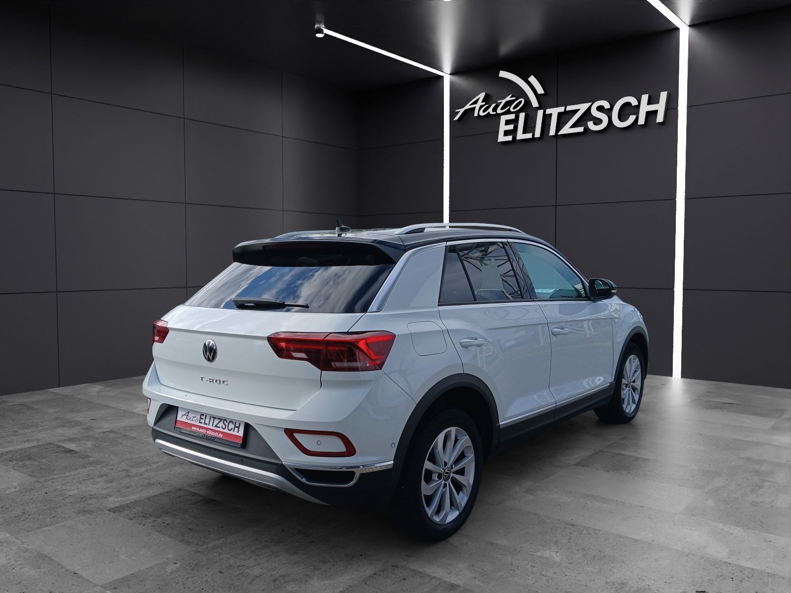 Fahrzeugabbildung Volkswagen T-Roc TDI StyleAHK AID ACC RFK SH LM