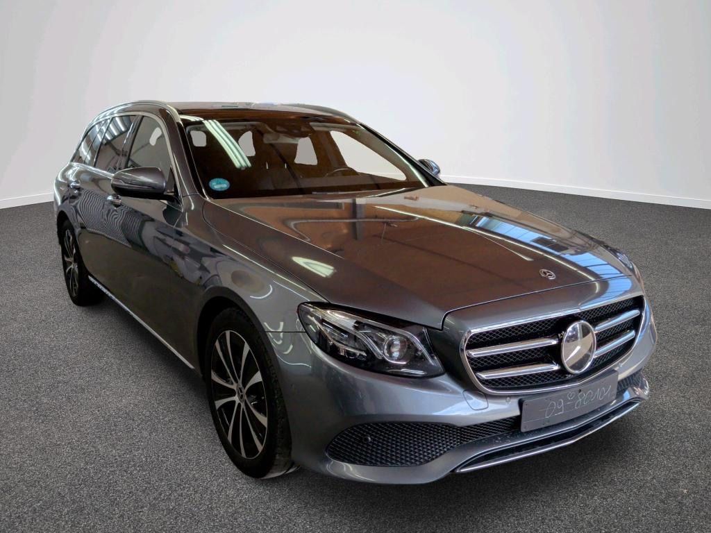 Mercedes-Benz E 300 de Distronic+ Multibeam Memory Panorama imagem 2