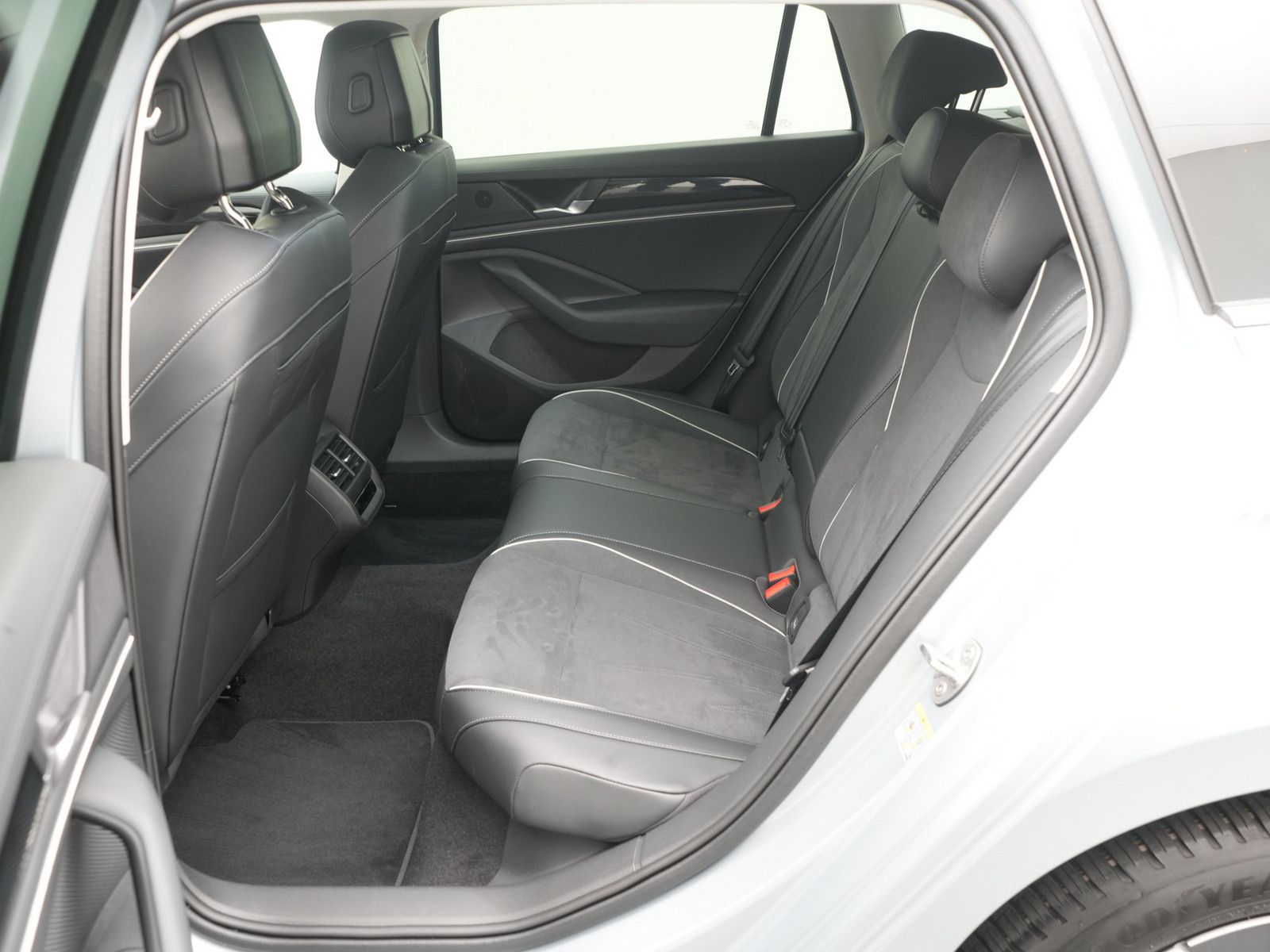 Volkswagen Passat - Bild 14