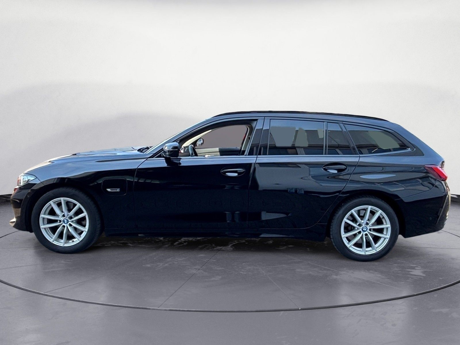 BMW 330e Touring Automatic Sport Aut. Klimaaut. imagem 3